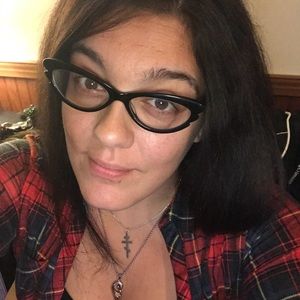 Meet your Posher, Riana